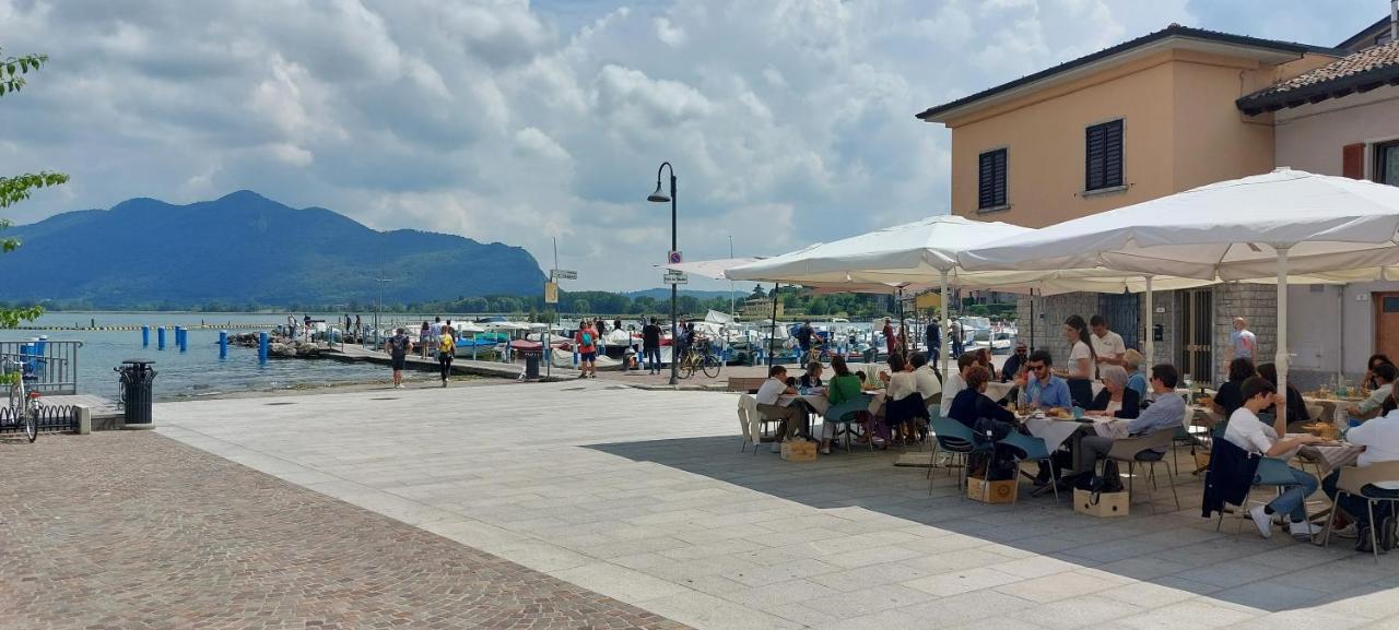 Chez Ary: Sulla Strada Del Lago Clusane Exterior foto