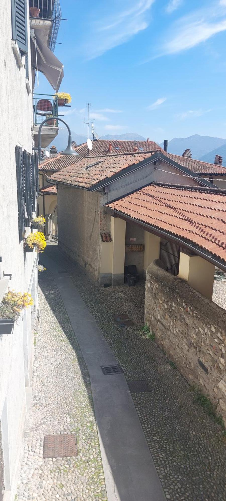Chez Ary: Sulla Strada Del Lago Clusane Exterior foto